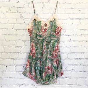 VINTAGE Victoria’s Secret Chemise